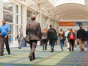 新規の抗CTLA抗体を追加した一次治療が，転移性メラノーマ患者の生存期間延長に有効