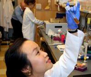 にきびを狙うナノ爆弾