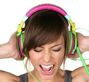 大音量でも難聴の心配無用？